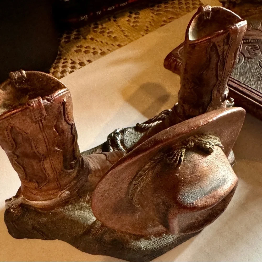 Decorative Western 2 piece Desk Organizer (Resin)